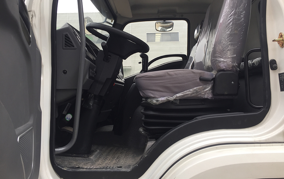 齊東方牌五十鈴雙排座檢修車